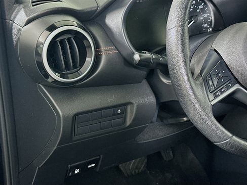 Used 2023 Nissan Kicks SR w/ SR Premium Package FWD image 16