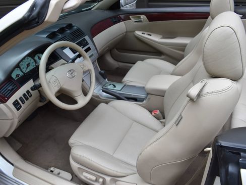 Used 2005 Toyota Solara SLE image 24