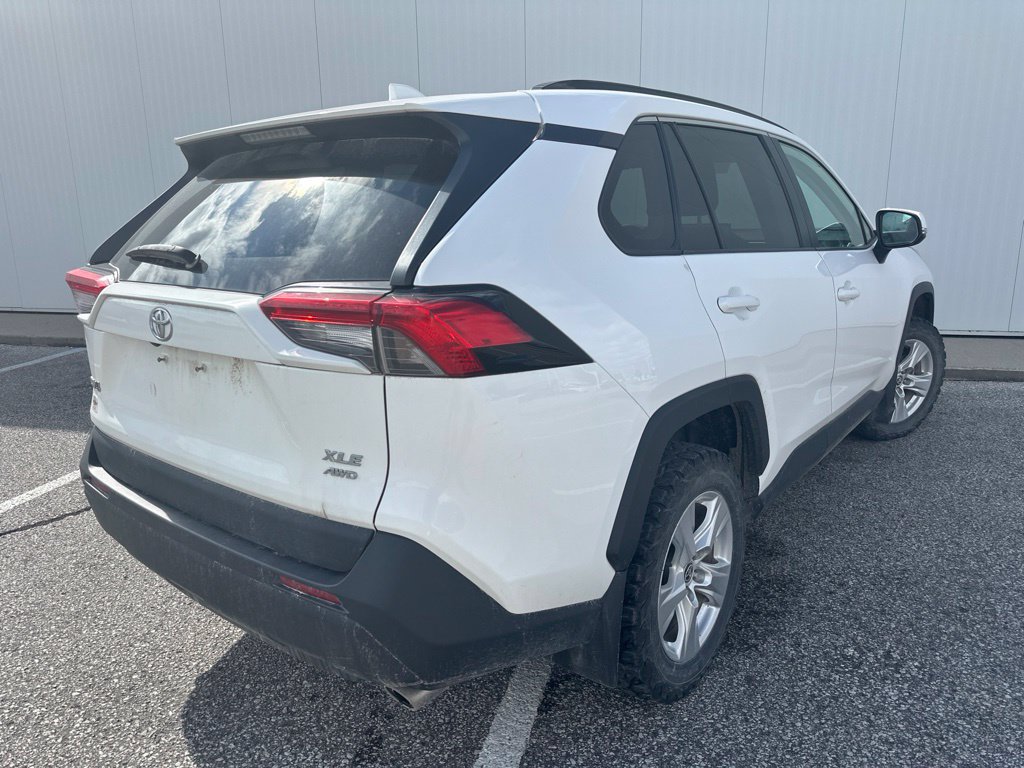 Used 2021 Toyota RAV4 XLE w/ Carpet Mat Package (TMS) AWD/4WD image 7