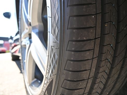 Used 2017 Mercedes-Benz E 300 image 21