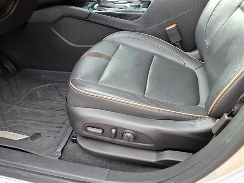 Used 2019 Chevrolet Blazer Premier w/ Sun and Wheels Package image 16