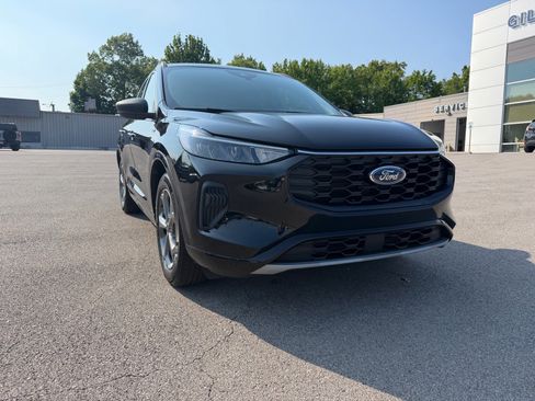 Used 2024 Ford Escape ST-Line w/ Tech Pack #1 FWD image 4