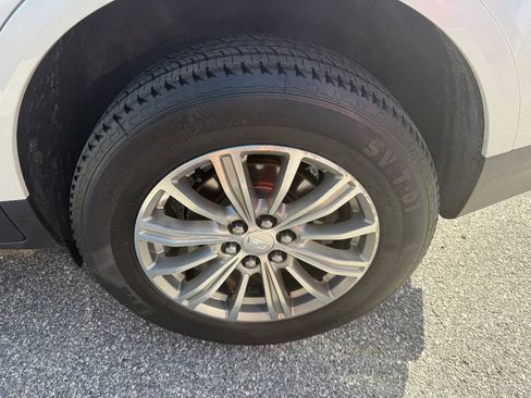 Used 2018 Cadillac XT5 Luxury w/ Driver Awareness Package AWD/4WD image 32