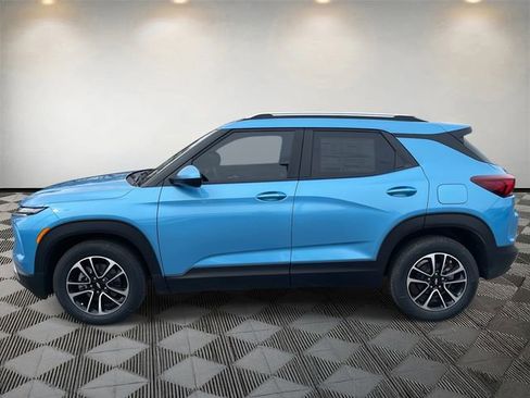 New 2026 Chevrolet TrailBlazer LT w/ Convenience Package FWD image 2