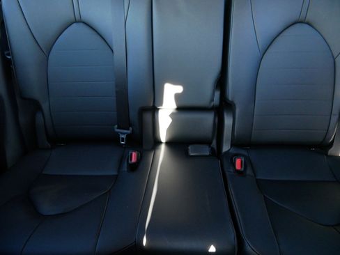 Certified 2026 Toyota Highlander XLE image 13