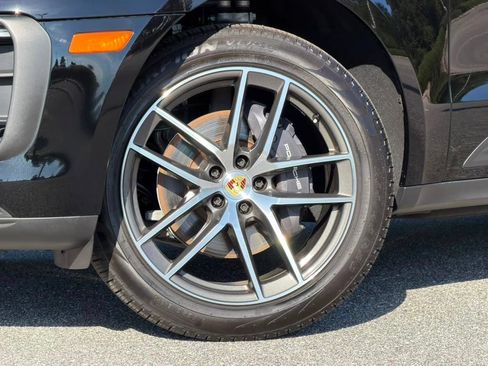 Certified 2026 Porsche Macan AWD/4WD image 26