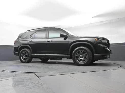 Certified 2023 Honda Pilot TrailSport image 33
