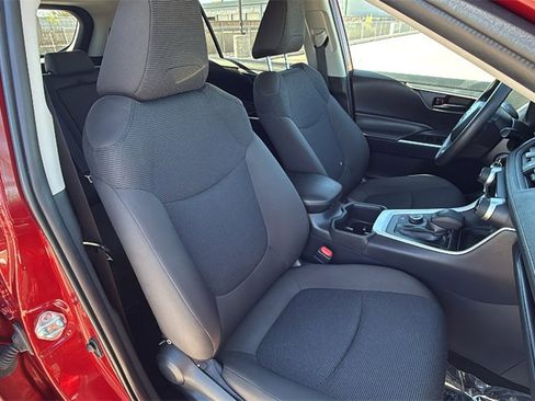 Certified 2025 Toyota RAV4 LE image 39