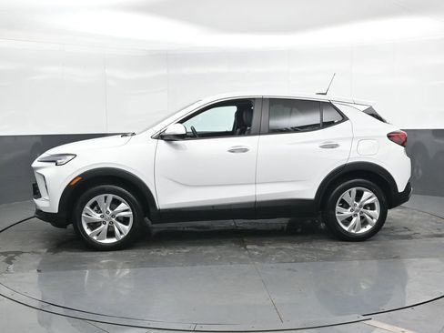 Used 2025 Buick Encore GX Preferred AWD/4WD image 8