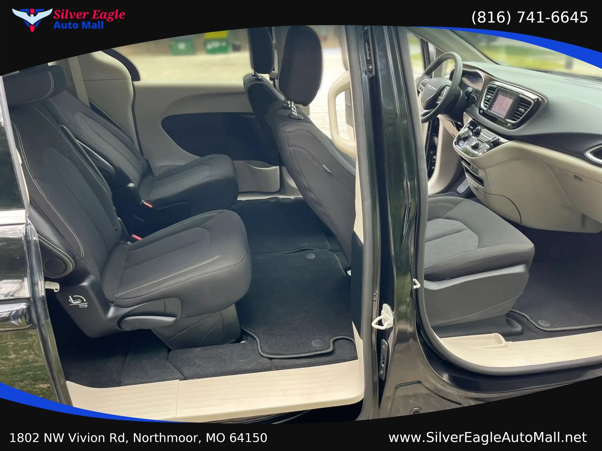 Used 2024 Chrysler Voyager LX FWD image 10