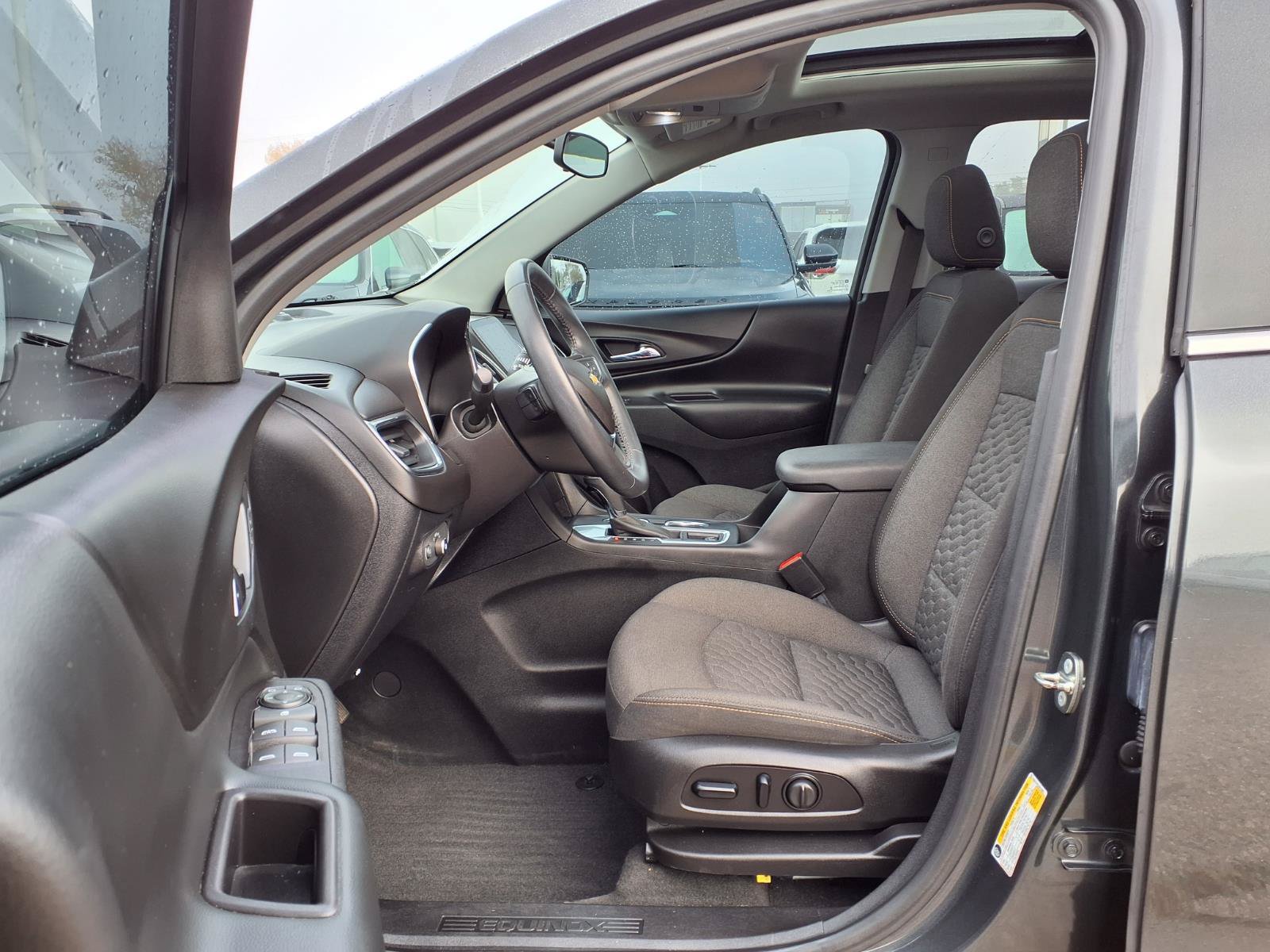Used 2018 Chevrolet Equinox LT w/ Sun & Infotainment Package FWD image 16