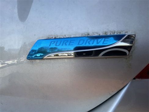 Used 2014 Nissan Versa S Plus image 19