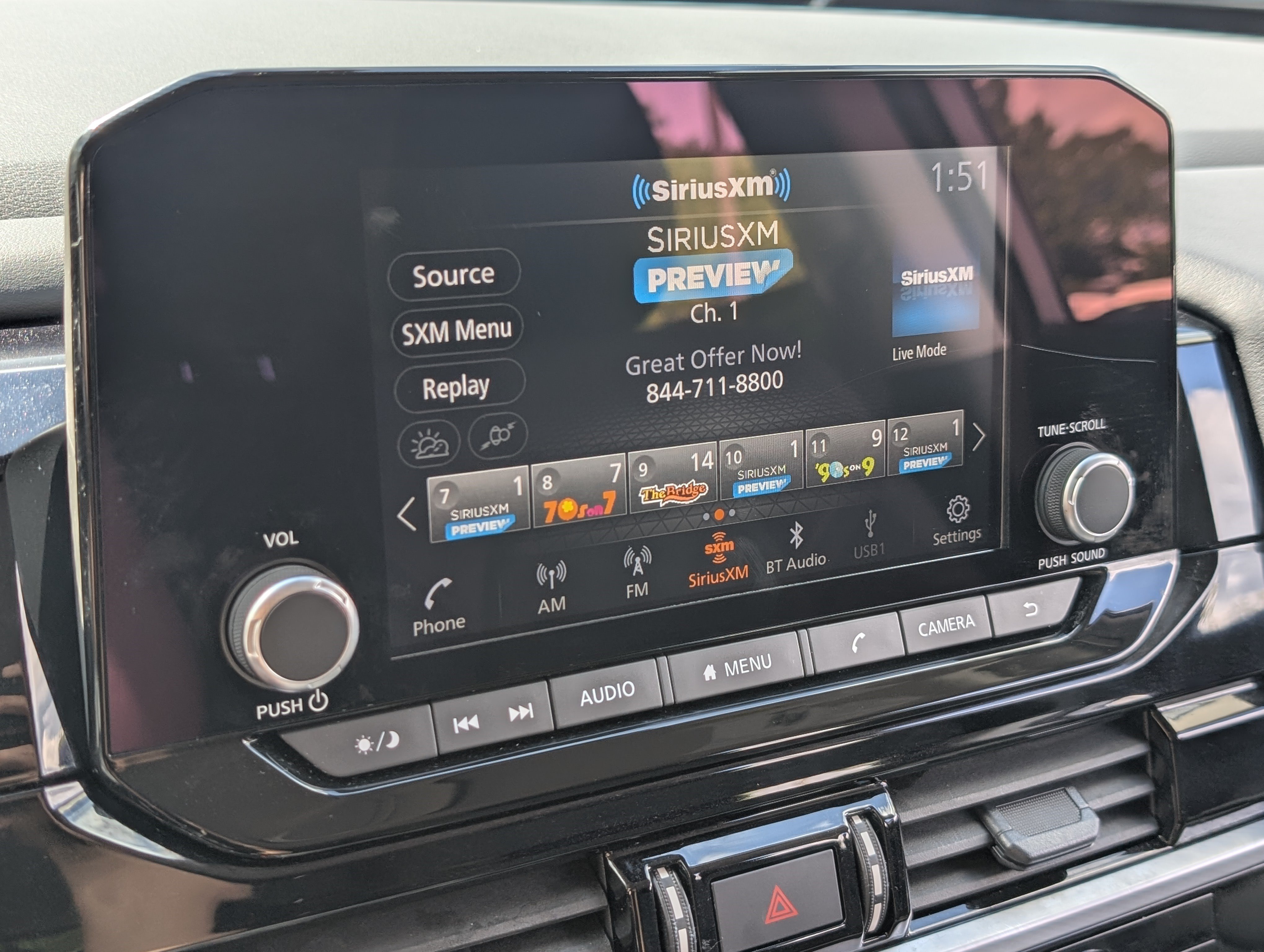 Used 2025 Nissan Pathfinder SV FWD image 29