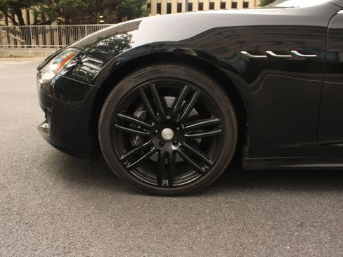 Used 2019 Maserati Ghibli S Q4 AWD/4WD image 11