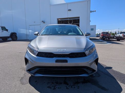 Used 2023 Kia Forte LXS w/ LXS Technology Package FWD image 2