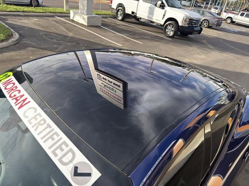 Used 2022 Porsche Taycan image 11