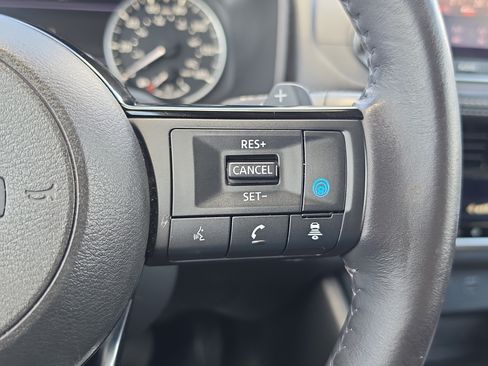 Used 2021 Nissan Rogue SV w/ Premium Package FWD image 22