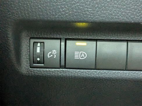 Used 2023 Toyota RAV4 Limited image 26