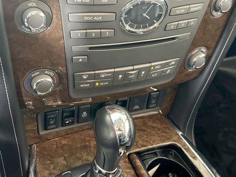 Used 2017 INFINITI QX80 4WD w/ Driver Assistance Package image 16