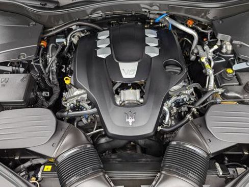 Used 2022 Maserati Levante GT image 31