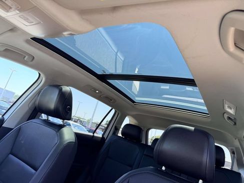 Used 2019 Volkswagen Tiguan SEL AWD/4WD image 17