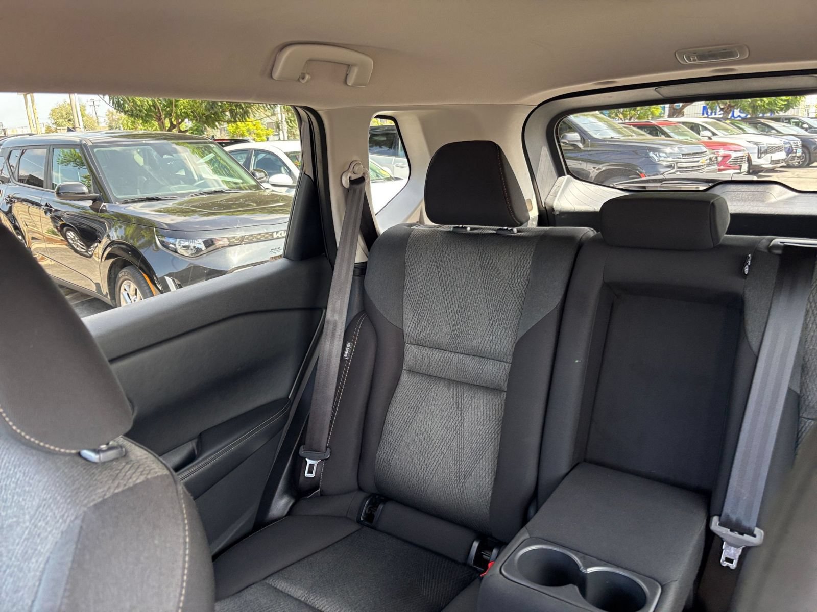 Used 2025 Nissan Rogue SV FWD image 40