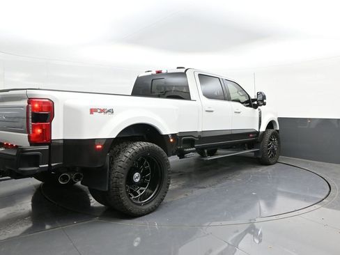 Used 2025 Ford F450 King Ranch w/ FX4 Off-Road Package image 11