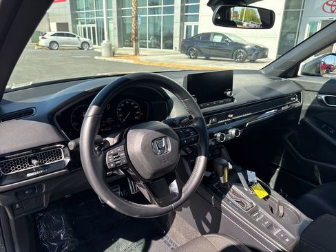 Used 2025 Honda Civic Sport image 13