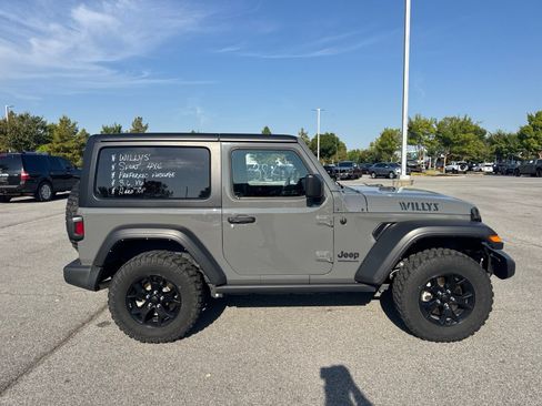 Used 2022 Jeep Wrangler Sport AWD/4WD image 4