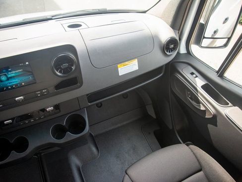 Used 2024 Mercedes-Benz Sprinter 3500 image 29