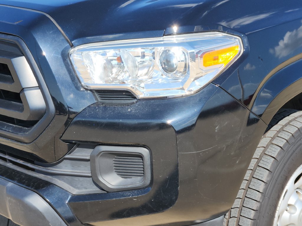 Used 2022 Toyota Tacoma SR w/ SR Convenience Package RWD image 9