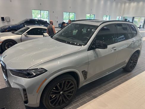 Used 2025 BMW X5 M60i w/ Parking Assistance Package AWD/4WD image 1
