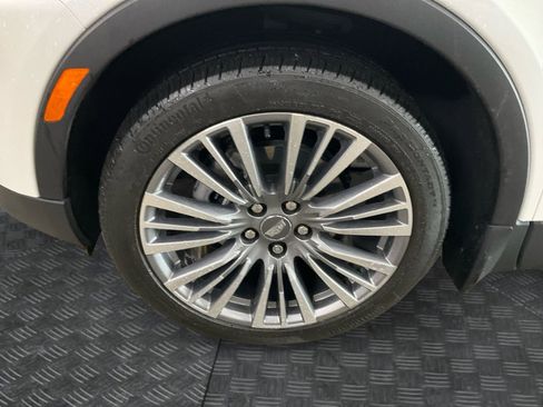 Used 2024 Cadillac XT4 Premium Luxury image 14