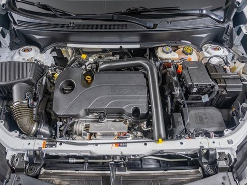 Used 2024 Chevrolet Equinox LS w/ Driver Confidence II Package image 18