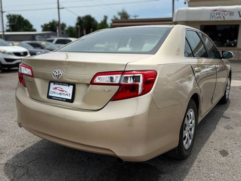 Used 2012 Toyota Camry LE FWD image 5
