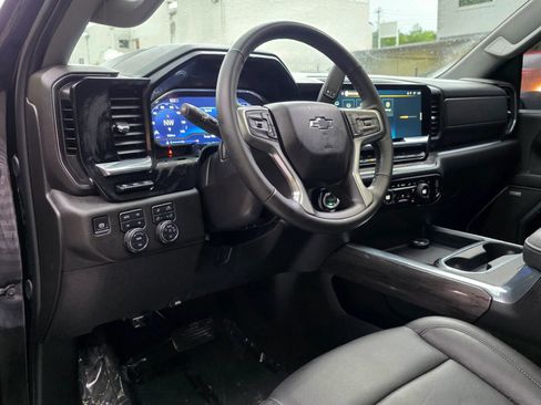 Used 2025 Chevrolet Silverado 2500 LTZ w/ LTZ Plus Package AWD/4WD image 13