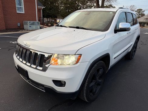 Used 2013 Jeep Grand Cherokee Limited w/ Advance Technology Group image 2
