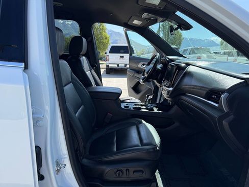 Used 2023 Chevrolet Traverse LT w/ LT Premium Package AWD/4WD image 24