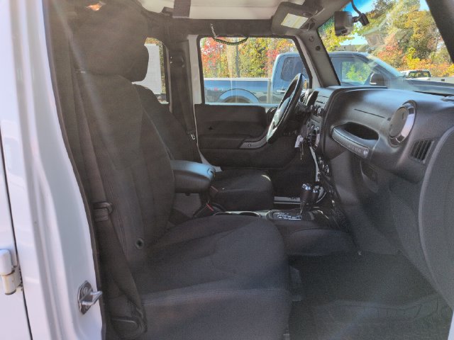 Used 2018 Jeep Wrangler Unlimited Sport AWD/4WD image 16