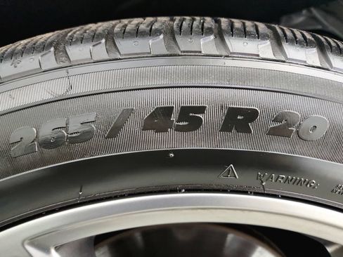 Used 2019 Porsche Macan AWD/4WD image 33