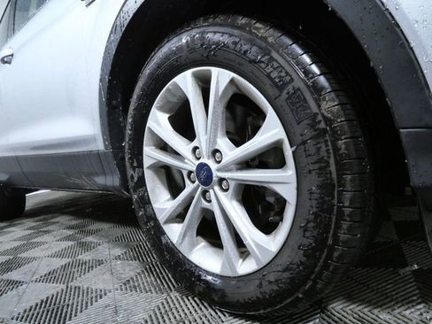 Certified 2019 Ford Escape SEL image 2