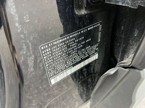 Used 2025 Volkswagen Taos SE image 29