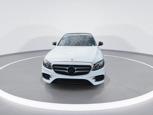 Used 2019 Mercedes-Benz E 300 4MATIC image 3