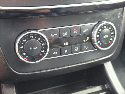 Used 2017 Mercedes-Benz GLE 350 4MATIC image 32