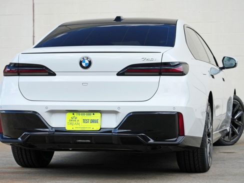 Used 2023 BMW 740i RWD image 5