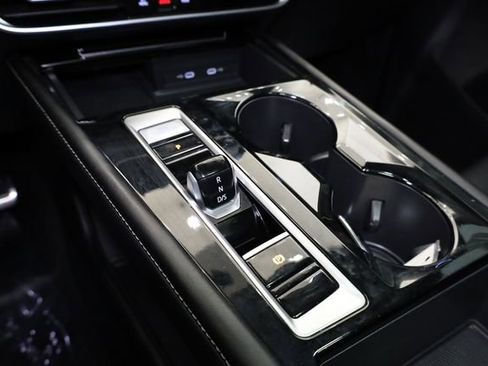 Used 2024 Volkswagen Atlas SEL Premium R-Line image 26