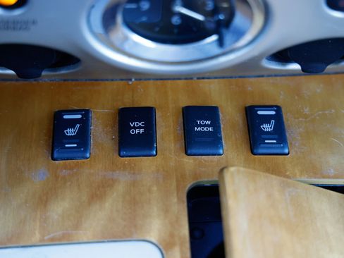 Used 2004 INFINITI QX56 RWD 4DR w/ Smart Vision Pkg image 38