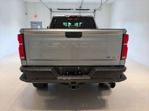 New 2026 Chevrolet Silverado 2500 ZR2 AWD/4WD image 5
