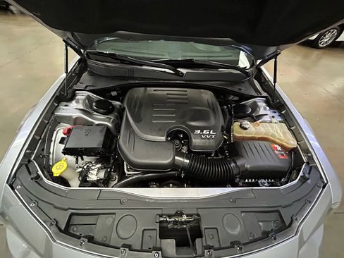 Used 2018 Chrysler 300 S w/ 300S Premium Group image 14
