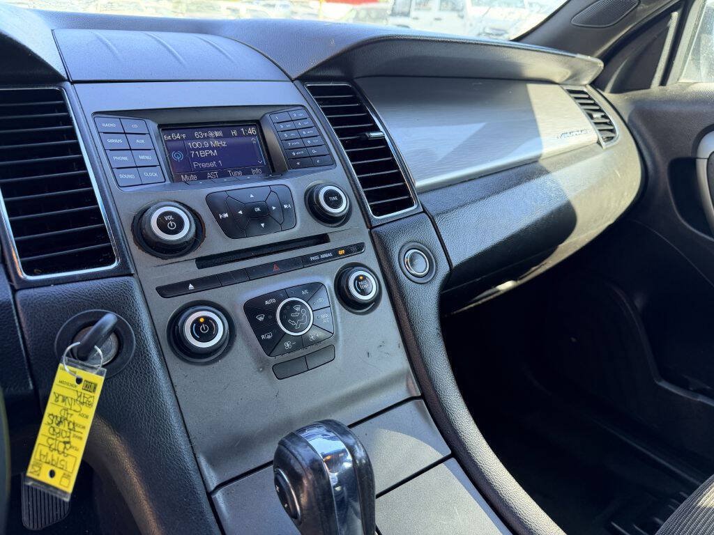 Used 2013 Ford Taurus SEL FWD image 10